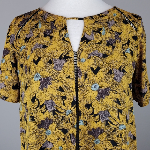 ASTR Yellow Floral Print Cropped Top - Picture 2 of 9